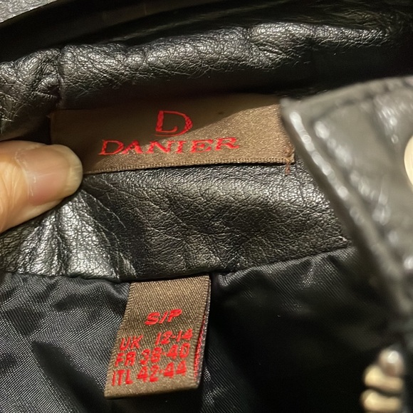 Danier black leather jacket (sz s) - Picture 2 of 8